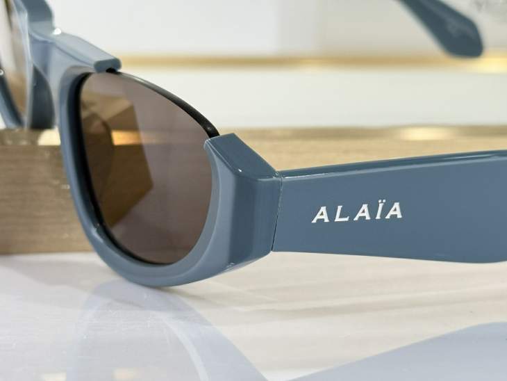 Picture of Alaia Sunglasses _SKUfw77836583fw